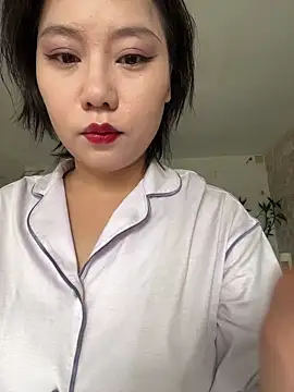 Eliza-E online show from 05/17/26, 11:45