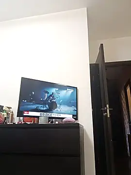 Snapshot of hugebobbs chatting on 10/09/25, 11:52 hugebobbs online show from 10/09/25, 11:52