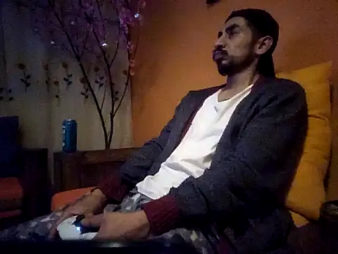 Angel Coronel online show from 12/12/24, 04:48