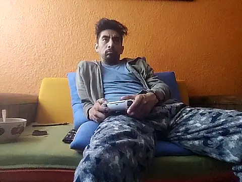 Angel Coronel online show from 02/17/25, 10:14