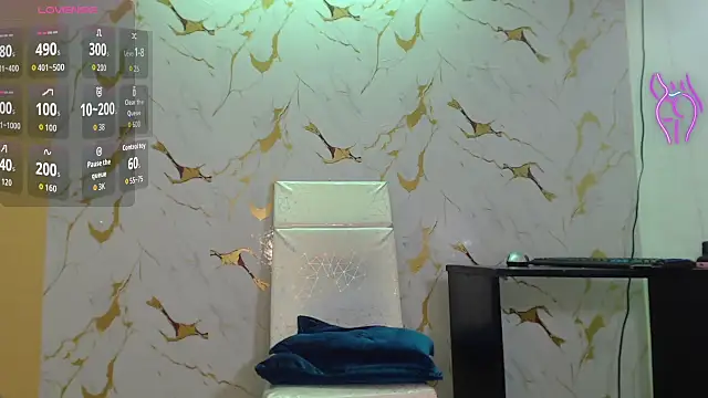 Sara-fox online show from 10/01/25, 09:10