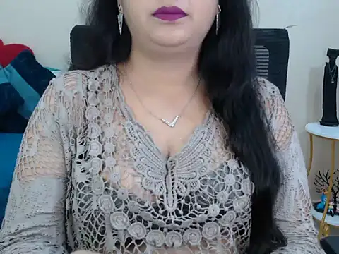 Snapshot of Inviting_Aanya chatting on 01/16/25, 04:07 Inviting Aanya online show from 01/16/25, 04:07