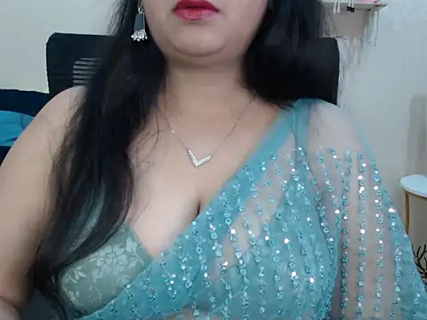 Snapshot of Inviting_Aanya chatting on 02/13/25, 05:16 Inviting Aanya online show from 02/13/25, 05:16