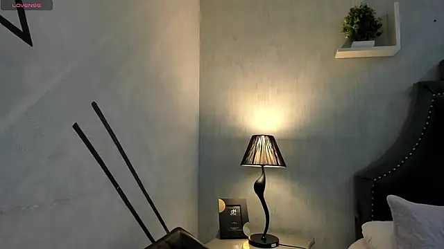AnntoniaWood online show from 12/03/24, 12:16