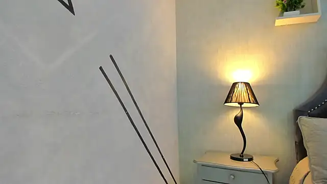 AnntoniaWood online show from 12/05/24, 12:22