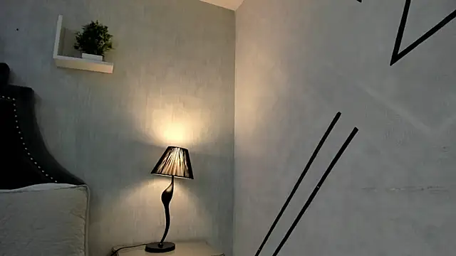 AnntoniaWood online show from 12/06/24, 12:05