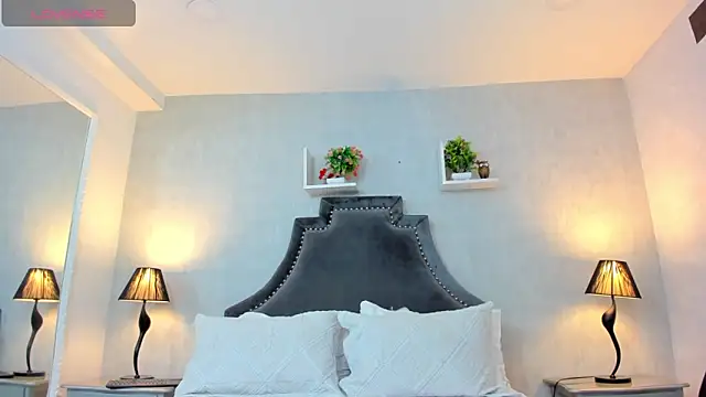 AnntoniaWood online show from 12/12/24, 12:44