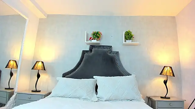 AnntoniaWood online show from 12/13/24, 12:39