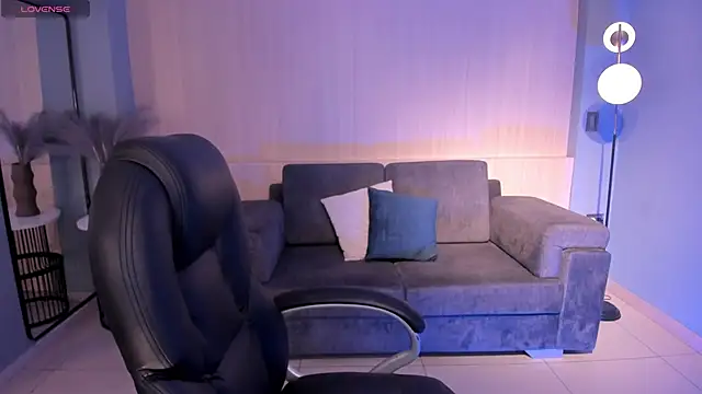 HannaConnor  online show from 01/11/25, 08:21