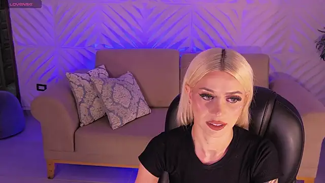 HannaConnor  online show from 07/25/26, 11:57