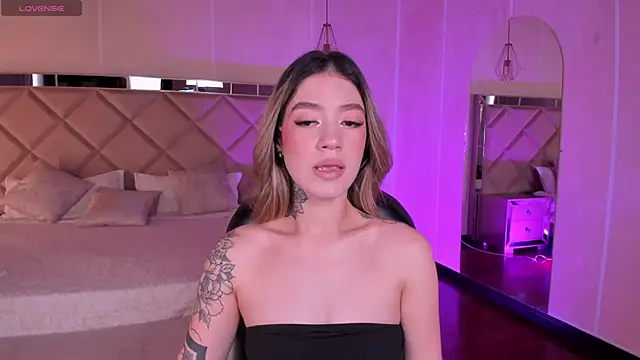 ViolettHansson online show from 09/23/25, 06:22