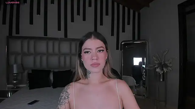 ViolettHansson online show from 11/05/25, 06:52