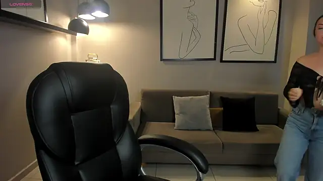 AliceHarper  online show from 05/31/26, 03:52