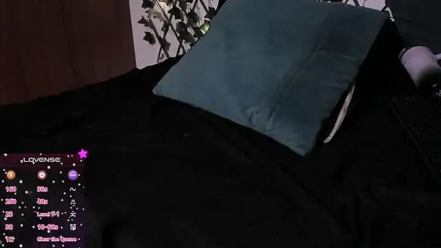 CoralineSanchez online show from 01/14/25, 06:24
