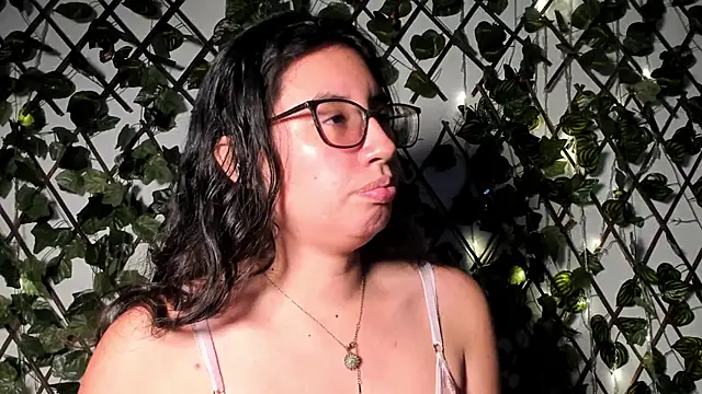 CoralineSanchez online show from 11/08/25, 03:07