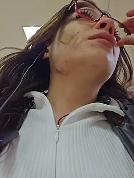 Snapshot of mmmVirginia chatting on 10/24/25, 06:59 mmmVirginia online show from 10/24/25, 06:59