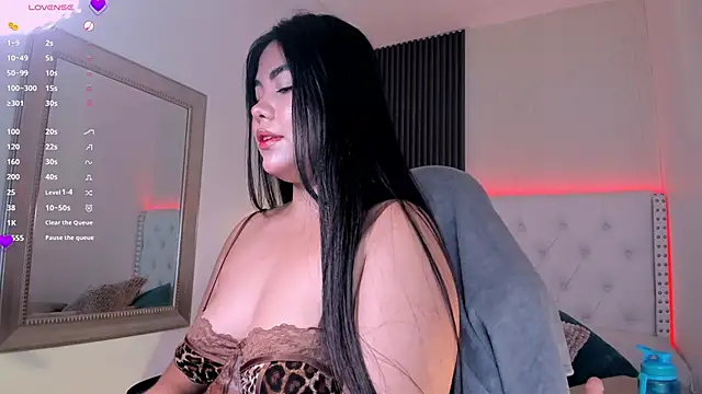 aliscollins  online show from 06/09/26, 02:12