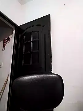 Snapshot of lunanataly chatting on 09/17/25, 08:32 lunanataly online show from 09/17/25, 08:32