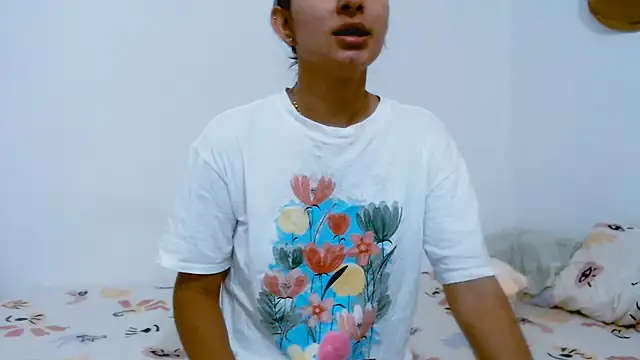 Alyson0001 online show from 02/05/25, 09:07