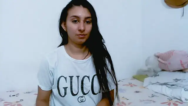 Snapshot of Alyson0001 chatting on 02/26/25, 03:42 Alyson0001 online show from 02/26/25, 03:42