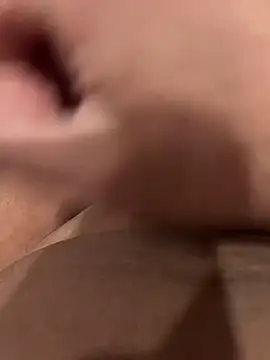 Snapshot of Teloficco chatting on 11/12/25, 12:33 Teloficco online show from 11/12/25, 12:33