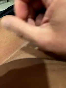 Snapshot of Teloficco chatting on 11/24/25, 12:54 Teloficco online show from 11/24/25, 12:54