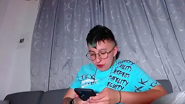 Snapshot of Sexyboy_666 chatting on 11/25/25, 06:35 Sexyboy 666 online show from 11/25/25, 06:35