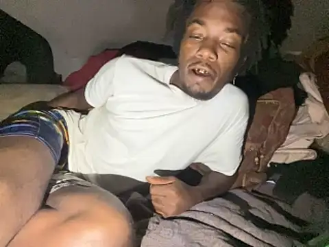 Snapshot of SlimeCrownzOut5 chatting on 11/03/25, 04:25 SlimeCrownzOut5 online show from 11/03/25, 04:25