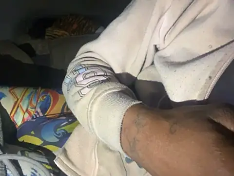 Snapshot of SlimeCrownzOut5 chatting on 11/05/25, 12:16 SlimeCrownzOut5 online show from 11/05/25, 12:16