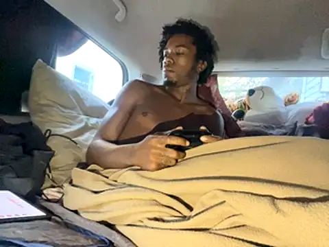 Snapshot of SlimeCrownzOut5 chatting on 11/09/25, 01:31 SlimeCrownzOut5 online show from 11/09/25, 01:31