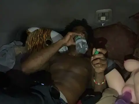 Snapshot of SlimeCrownzOut5 chatting on 11/14/25, 05:39 SlimeCrownzOut5 online show from 11/14/25, 05:39