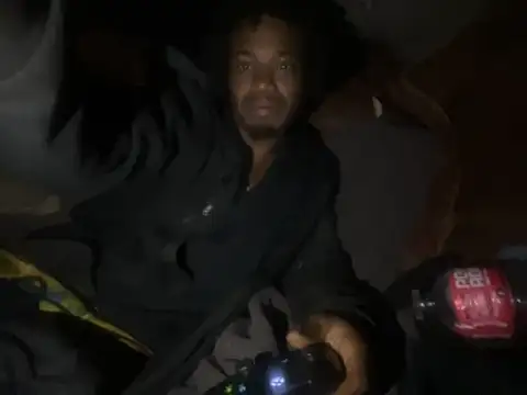 Snapshot of SlimeCrownzOut5 chatting on 11/26/25, 11:22 SlimeCrownzOut5 online show from 11/26/25, 11:22