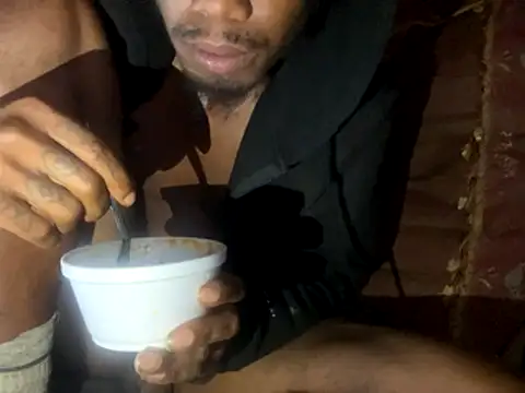 Snapshot of SlimeCrownzOut5 chatting on 12/02/25, 12:05 SlimeCrownzOut5 online show from 12/02/25, 12:05