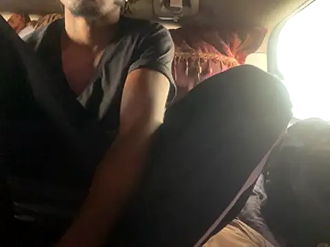 Snapshot of SlimeCrownzOut5 chatting on 12/05/25, 03:09 SlimeCrownzOut5 online show from 12/05/25, 03:09