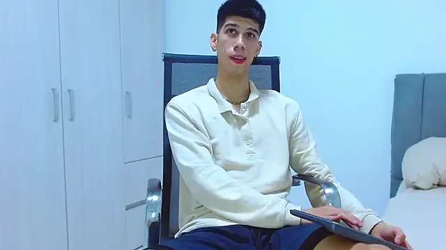 jhony-sex online show from 10/04/25, 03:37