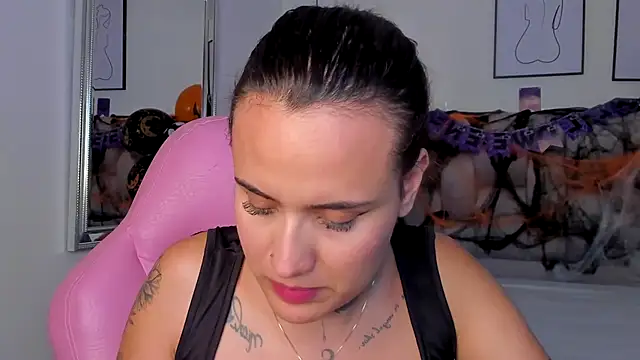 Susan-Sweet-7 online show from 10/27/25, 11:41