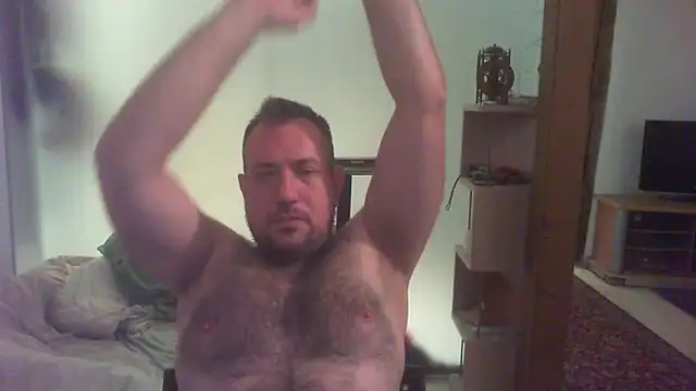 Snapshot of Mike_12hot chatting on 12/04/25, 05:21 Mike 12hot online show from 12/04/25, 05:21