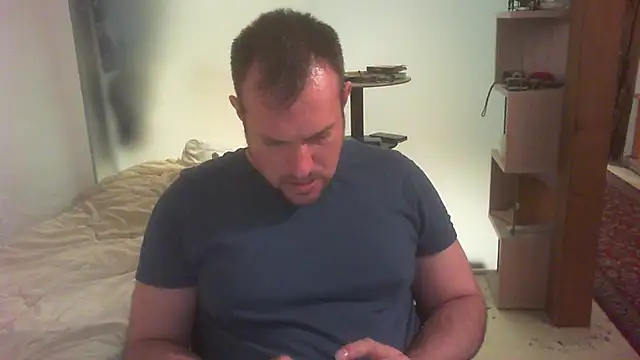 Snapshot of Mike_12hot chatting on 12/18/25, 03:29 Mike 12hot online show from 12/18/25, 03:29