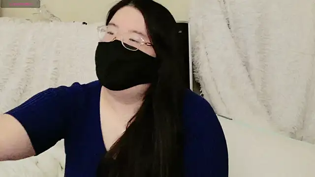 Snapshot of Kara-Nuna chatting on 11/07/25, 04:51 Kara-Nuna online show from 11/07/25, 04:51