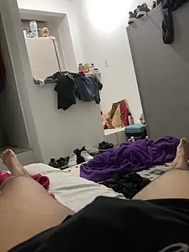 Snapshot of thfrances chatting on 12/28/24, 10:34 thfrances online show from 12/28/24, 10:34