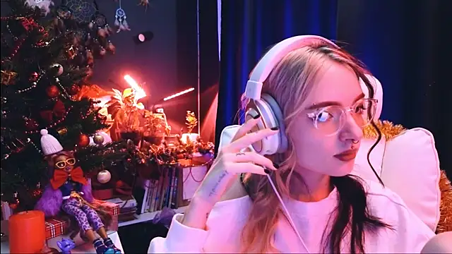 Avi Nile online show from 12/15/24, 02:08
