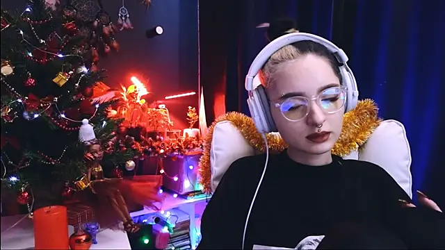 Avi Nile online show from 12/22/24, 02:49
