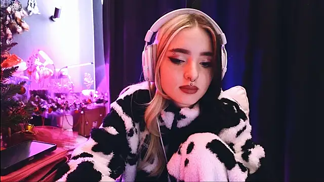 Avi Nile online show from 01/17/25, 04:49