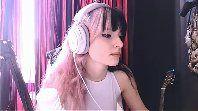 Avi Nile online show from 10/25/25, 05:15