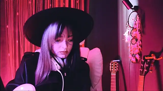 Avi Nile online show from 11/01/25, 04:36