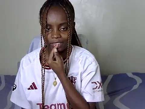 ebony liza online show from 12/19/24, 06:12