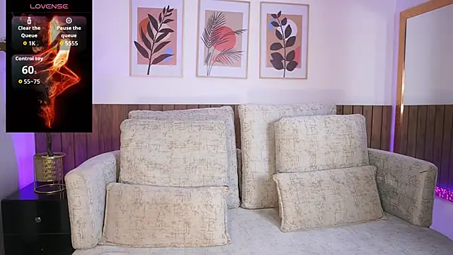 Snapshot of Zarawilliams chatting on 11/03/25, 11:33 Zarawilliams online show from 11/03/25, 11:33