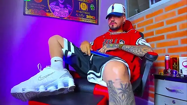 Snapshot of smoker445 chatting on 09/19/25, 12:23 smoker445 online show from 09/19/25, 12:23