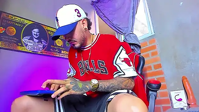 Snapshot of smoker445 chatting on 09/30/25, 11:59 smoker445 online show from 09/30/25, 11:59