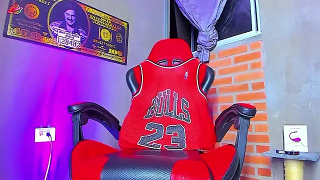 Snapshot of smoker445 chatting on 10/02/25, 10:50 smoker445 online show from 10/02/25, 10:50